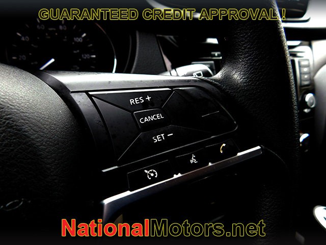 Nissan Rogue Sport Vehicle Full-screen Gallery Image 18
