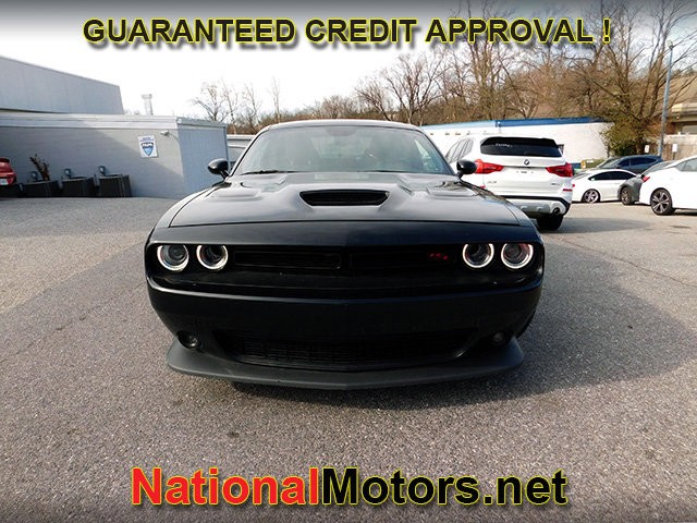 Dodge Challenger Vehicle Full-screen Gallery Image 02