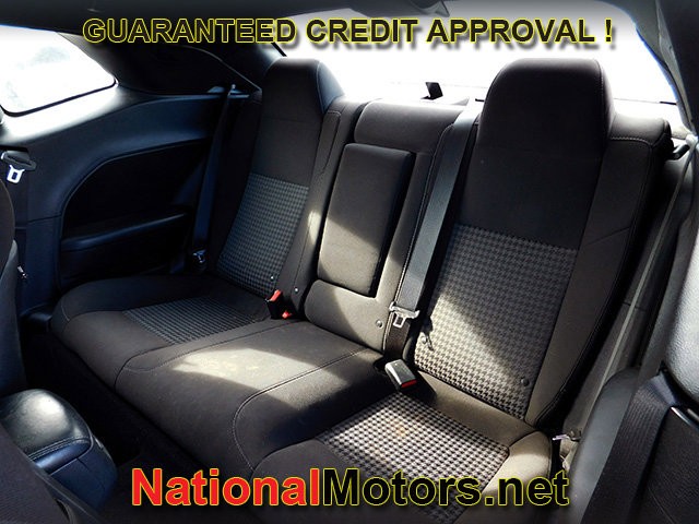 Dodge Challenger Vehicle Full-screen Gallery Image 10