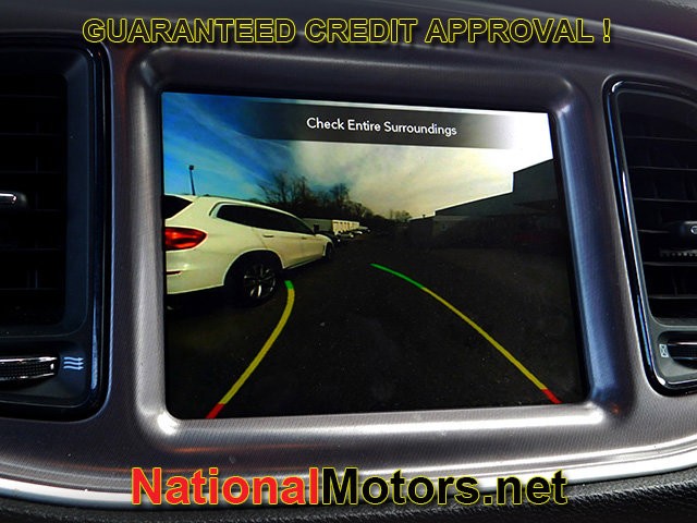 Dodge Challenger Vehicle Full-screen Gallery Image 12