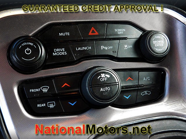 Dodge Challenger Vehicle Full-screen Gallery Image 14