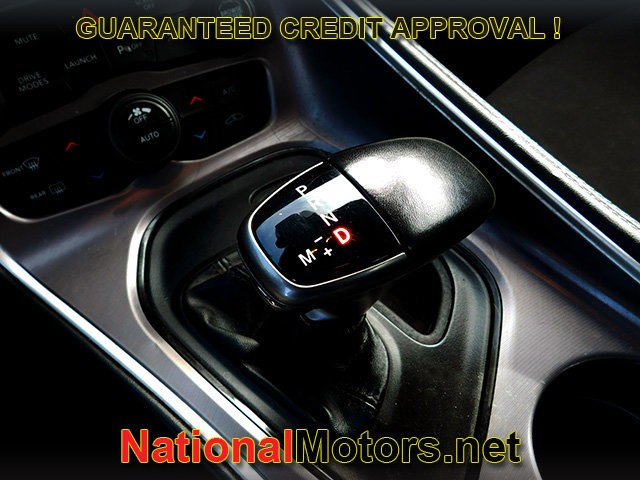 Dodge Challenger Vehicle Full-screen Gallery Image 15