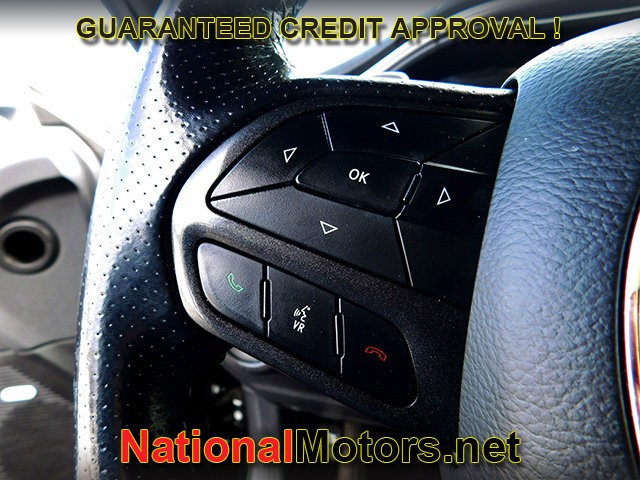 Dodge Challenger Vehicle Full-screen Gallery Image 17