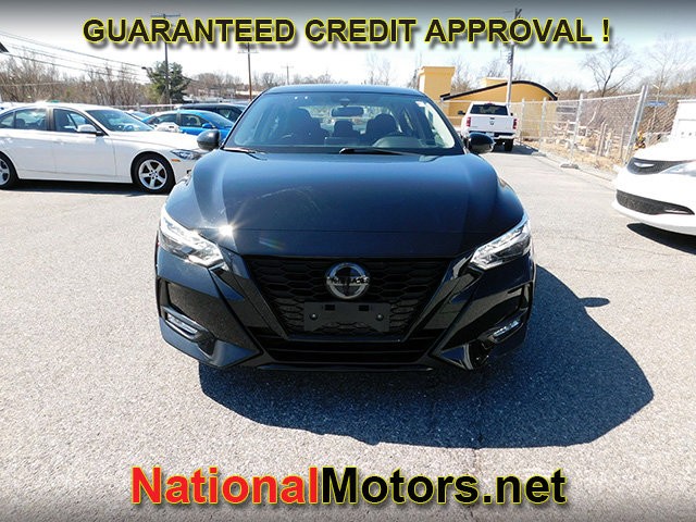 Nissan Sentra Vehicle Full-screen Gallery Image 03