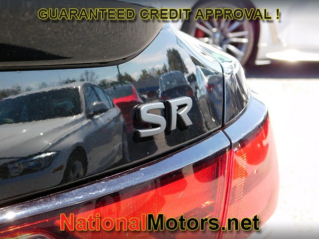 Nissan Sentra Vehicle Full-screen Gallery Image 07