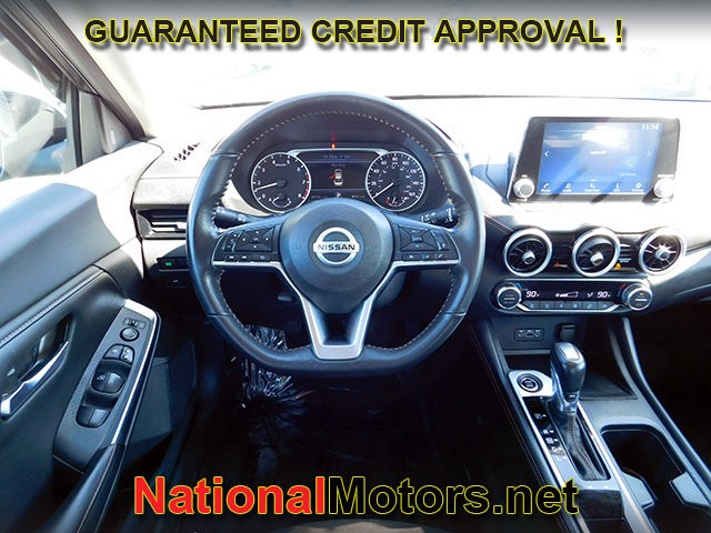 Nissan Sentra Vehicle Full-screen Gallery Image 10