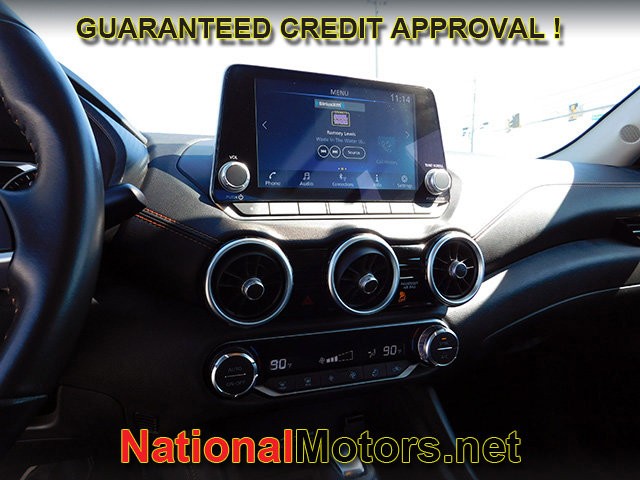 Nissan Sentra Vehicle Full-screen Gallery Image 14