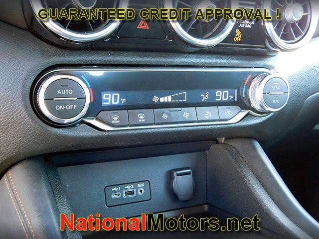 Nissan Sentra Vehicle Full-screen Gallery Image 16