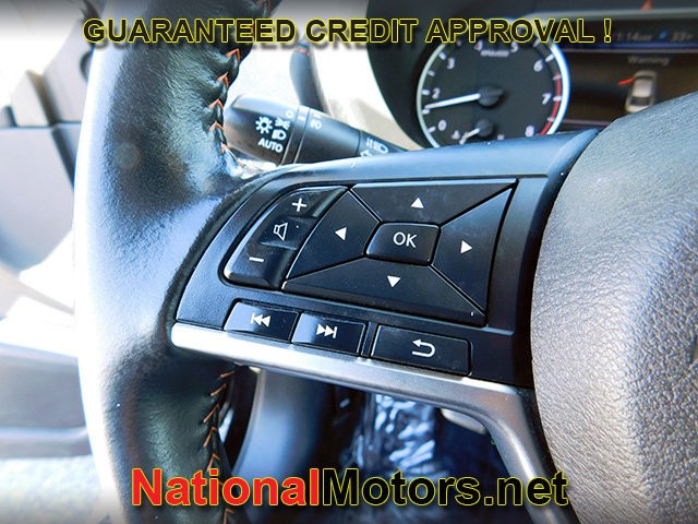 Nissan Sentra Vehicle Full-screen Gallery Image 19