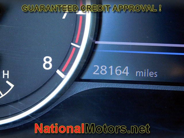 Nissan Sentra Vehicle Full-screen Gallery Image 20