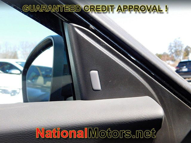 Nissan Sentra Vehicle Full-screen Gallery Image 22