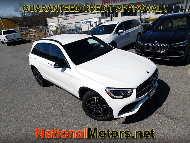 Mercedes-Benz GLC Vehicle Full-screen Gallery Image 02