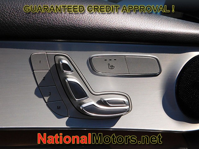 Mercedes-Benz GLC Vehicle Full-screen Gallery Image 15