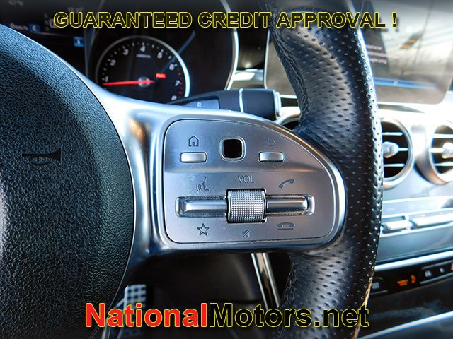 Mercedes-Benz GLC Vehicle Full-screen Gallery Image 21