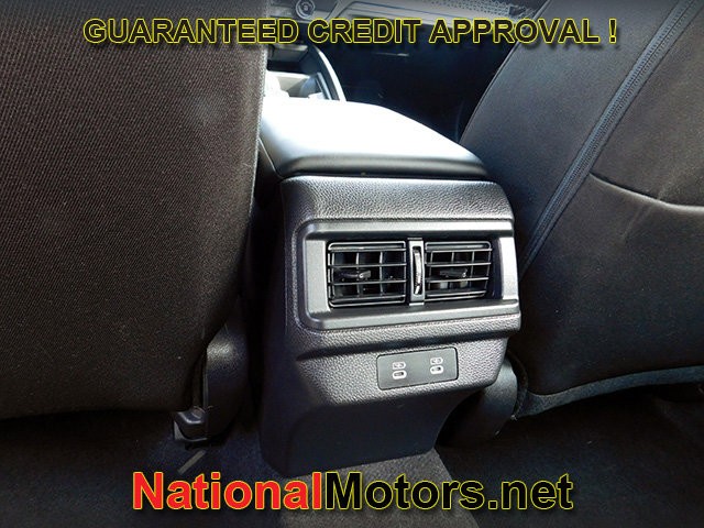 Honda Accord Sedan Vehicle Full-screen Gallery Image 09