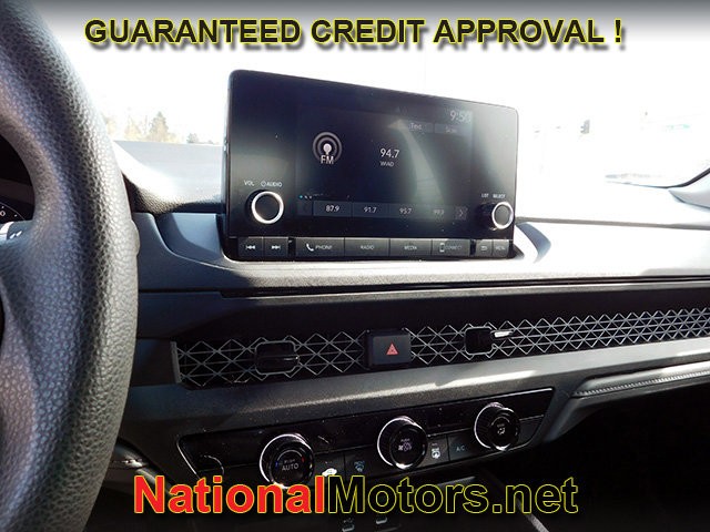 Honda Accord Sedan Vehicle Full-screen Gallery Image 14