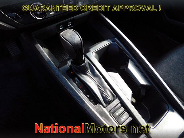 Honda Accord Sedan Vehicle Full-screen Gallery Image 16