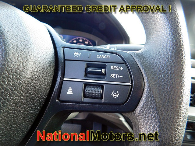 Honda Accord Sedan Vehicle Full-screen Gallery Image 17
