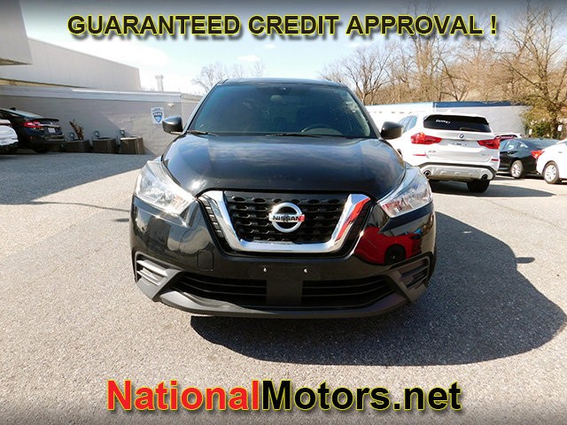 Nissan Kicks Vehicle Full-screen Gallery Image 03