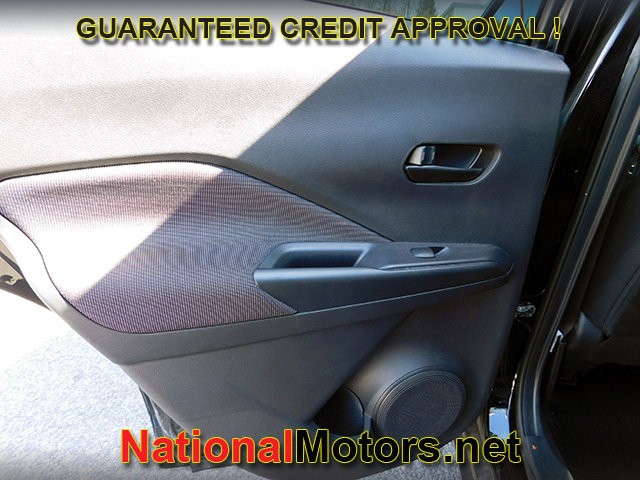 Nissan Kicks Vehicle Full-screen Gallery Image 07