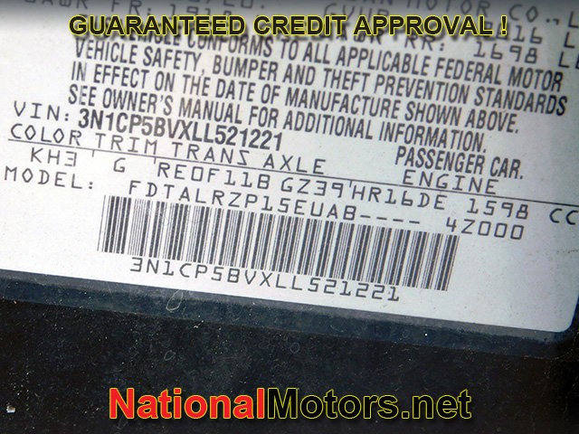 Nissan Kicks Vehicle Full-screen Gallery Image 18