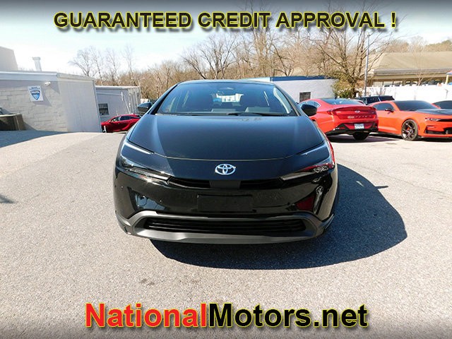 Toyota Prius Vehicle Full-screen Gallery Image 03