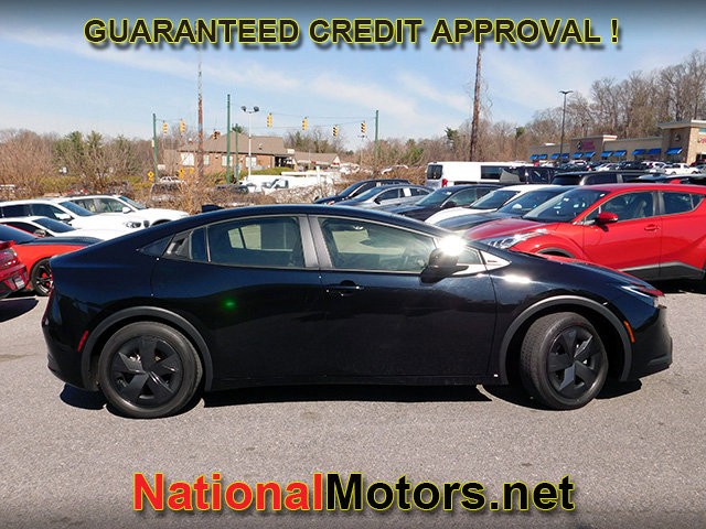 Toyota Prius Vehicle Full-screen Gallery Image 04