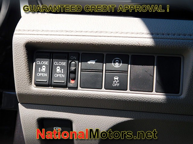 Honda Odyssey Vehicle Full-screen Gallery Image 16