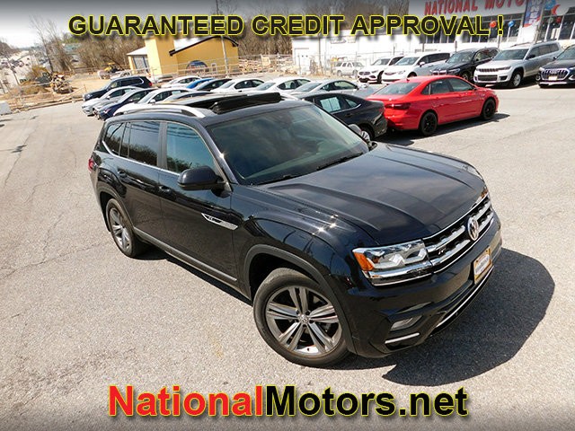 Volkswagen Atlas Vehicle Full-screen Gallery Image 02