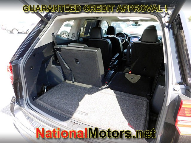 Volkswagen Atlas Vehicle Full-screen Gallery Image 09