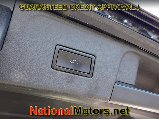 Volkswagen Atlas Vehicle Full-screen Gallery Image 10