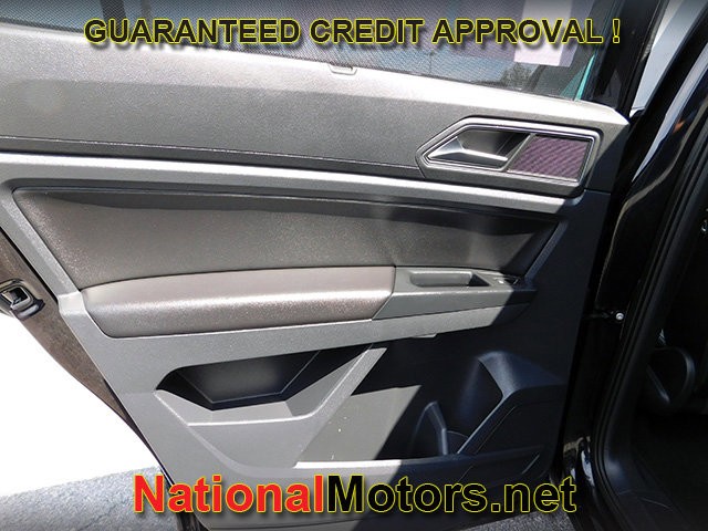 Volkswagen Atlas Vehicle Full-screen Gallery Image 14