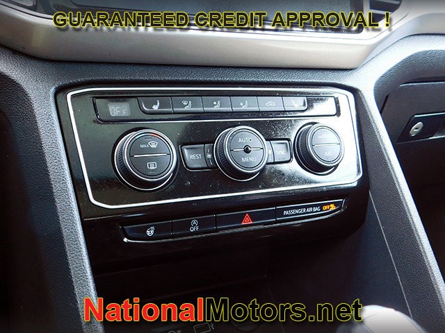 Volkswagen Atlas Vehicle Full-screen Gallery Image 24