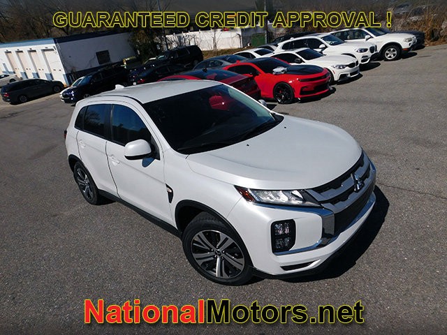 Mitsubishi Outlander Sport Vehicle Full-screen Gallery Image 02