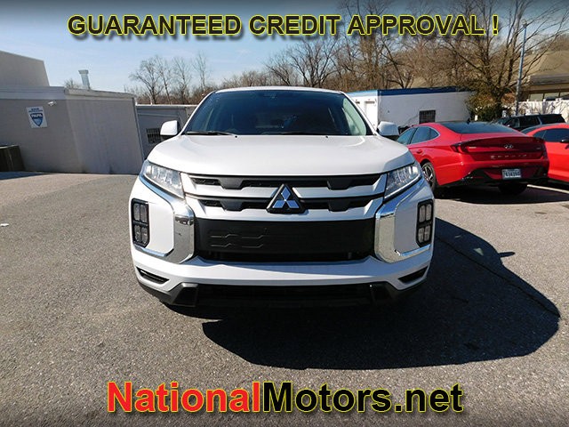 Mitsubishi Outlander Sport Vehicle Full-screen Gallery Image 03