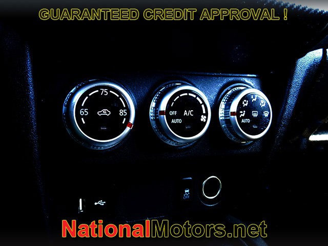 Mitsubishi Outlander Sport Vehicle Full-screen Gallery Image 17