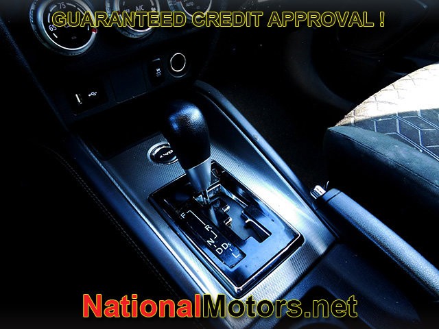 Mitsubishi Outlander Sport Vehicle Full-screen Gallery Image 18