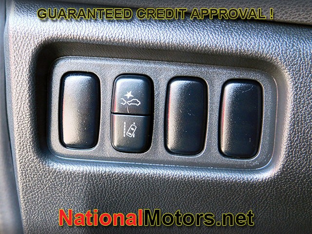 Mitsubishi Outlander Sport Vehicle Full-screen Gallery Image 22