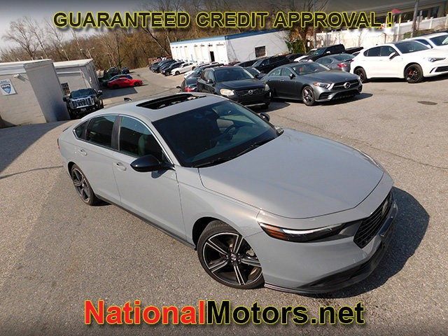 Honda Accord Hybrid Vehicle Full-screen Gallery Image 02