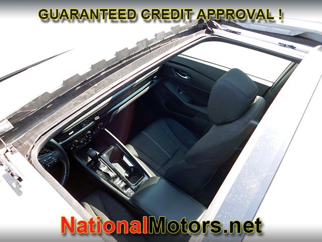 Honda Accord Hybrid Vehicle Full-screen Gallery Image 09