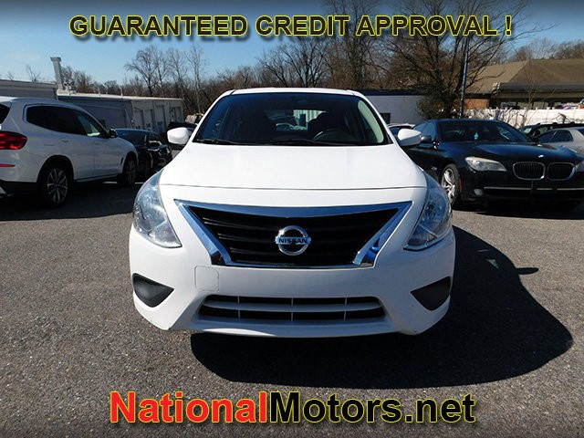 Nissan Versa Sedan Vehicle Full-screen Gallery Image 02