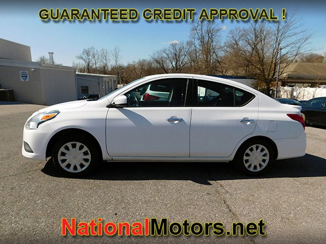 Nissan Versa Sedan Vehicle Full-screen Gallery Image 03