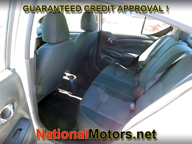 Nissan Versa Sedan Vehicle Full-screen Gallery Image 08