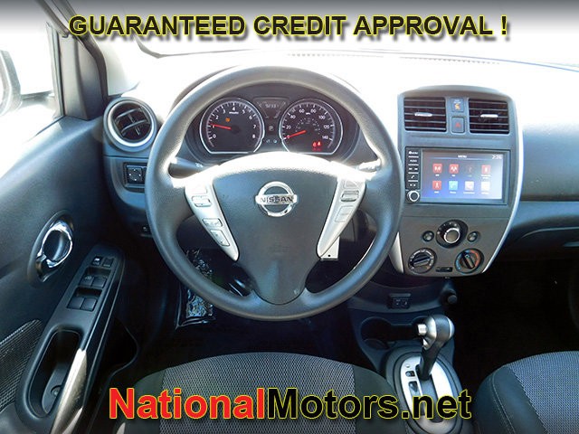Nissan Versa Sedan Vehicle Full-screen Gallery Image 09