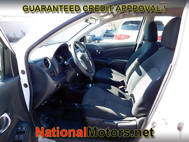 Nissan Versa Sedan Vehicle Full-screen Gallery Image 11