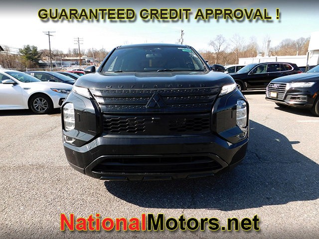 Mitsubishi Outlander Vehicle Full-screen Gallery Image 02