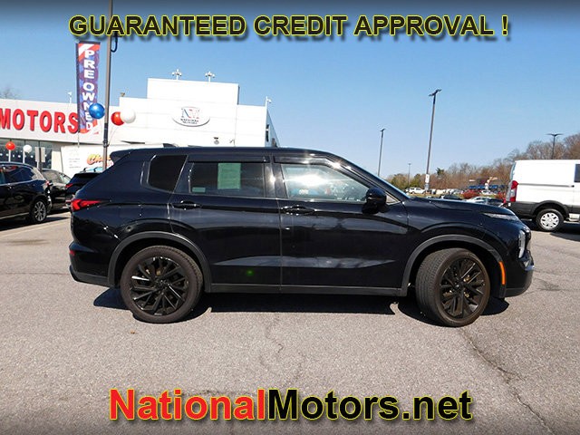 Mitsubishi Outlander Vehicle Full-screen Gallery Image 03