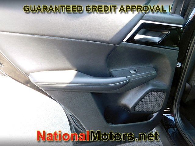 Mitsubishi Outlander Vehicle Full-screen Gallery Image 08