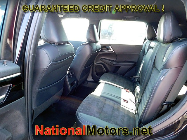 Mitsubishi Outlander Vehicle Full-screen Gallery Image 09