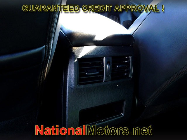 Mitsubishi Outlander Vehicle Full-screen Gallery Image 10